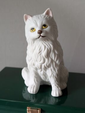Vintage 80's White Cat Figurine Decorative Statue - KMart